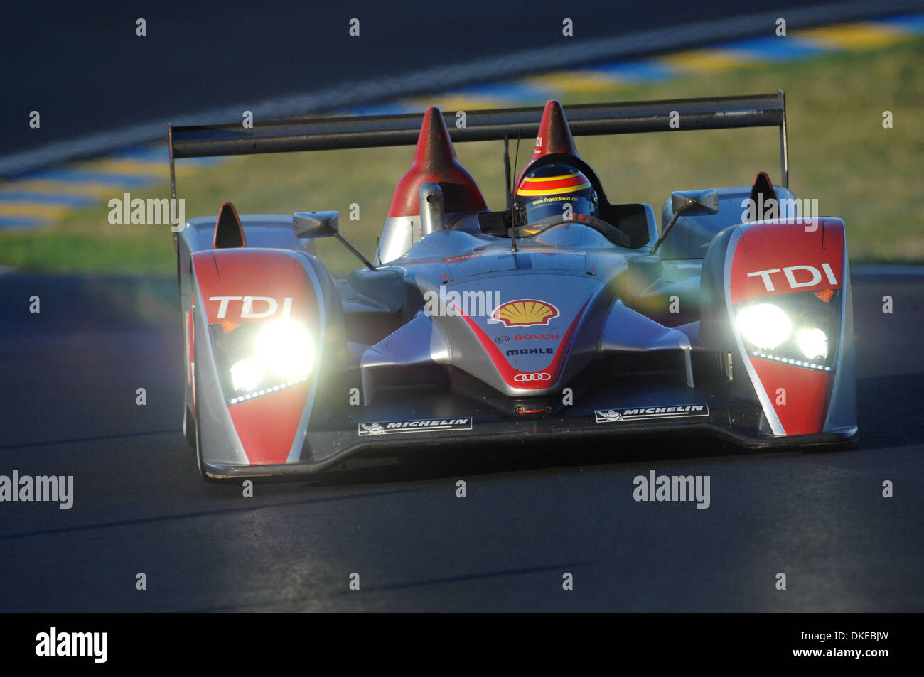 17. Juni 2007 - Piloten Le Mans, Frankreich - Audi Sport-Fahrer FRANK BIELA, Deutschland, seine R10 während der 24 Stunden von Le Mans, Sonntag, 17. Juni 2007.  (Kredit-Bild: © Rainier Ehrhardt/ZUMAPRESS.com) Stockfoto