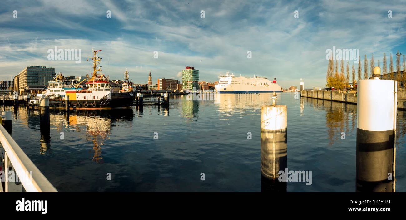 Der Hafen in Kiel in Schleswig-Holstein in Deutschland Stockfoto