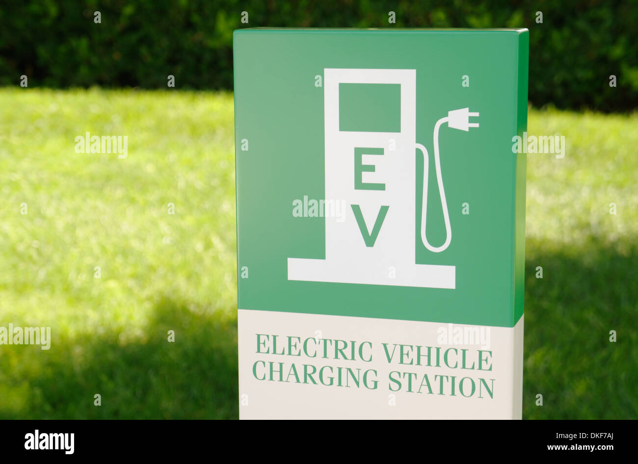 Elektrofahrzeug aufladen Station Zeichen Stockfoto