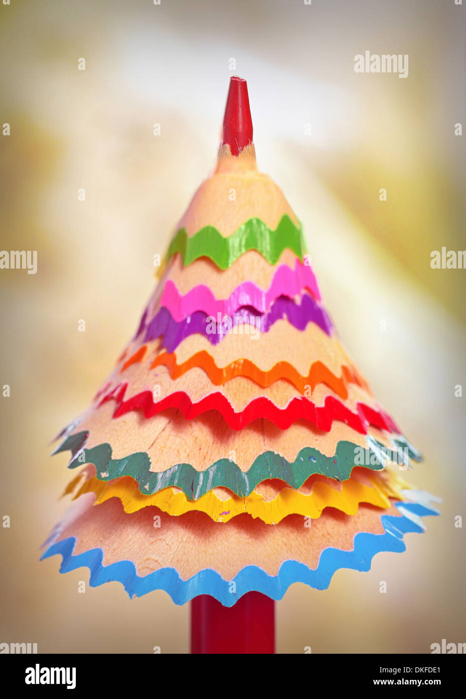 Baum aus Buntstift Späne Stockfoto