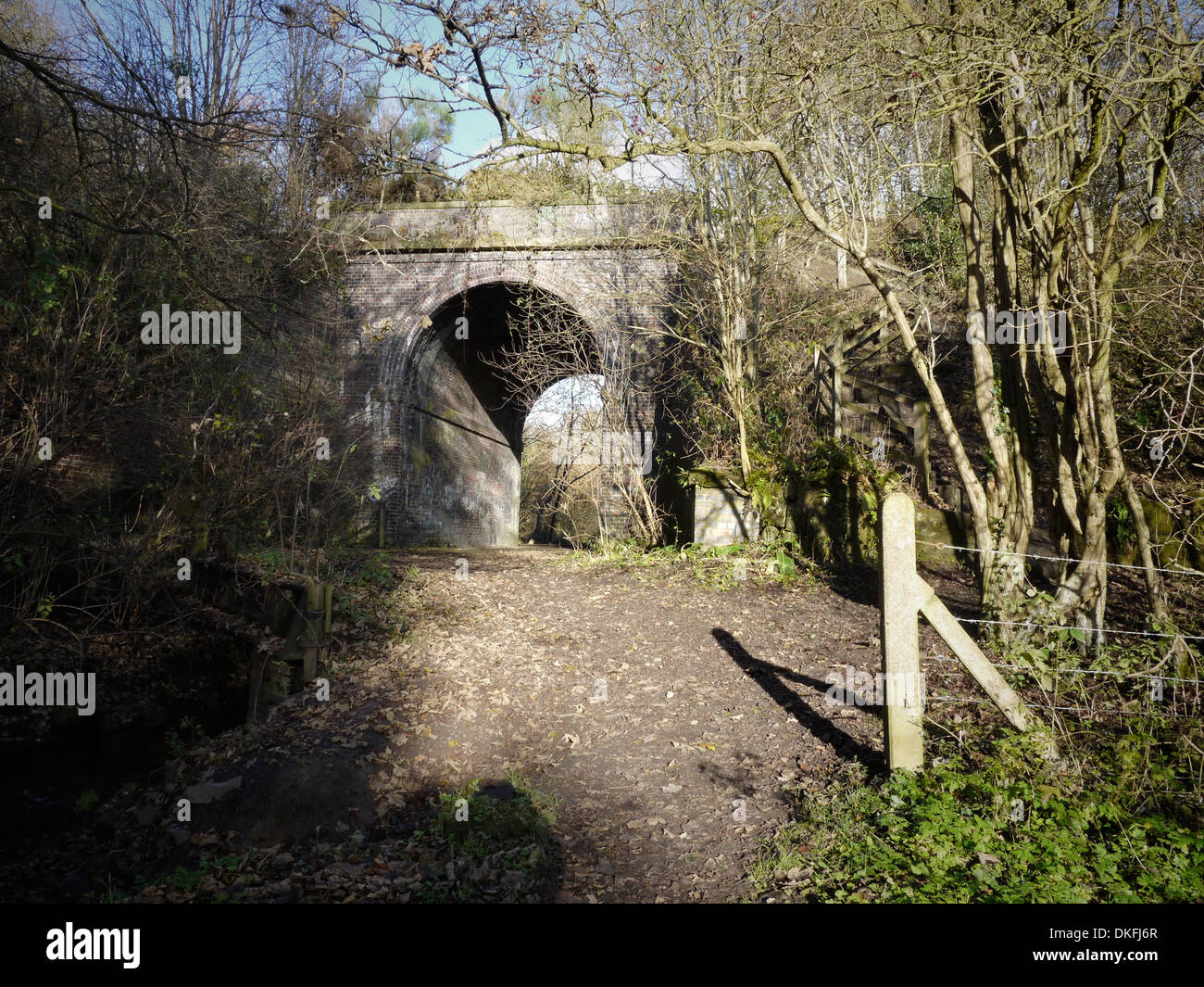 Eisenbahnbrücke, Teil von Wheelock Rail Trail und National Cycle Network in Sandbach Cheshire UK Stockfoto