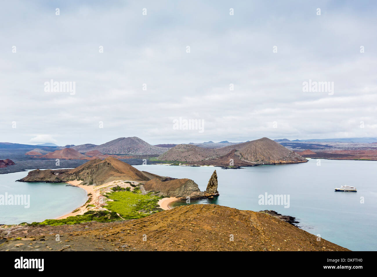 Pinnacle Rock auf Bartolome Insel vor Santiago, Galapagos-Inseln Inselgruppe, UNESCO-Weltkulturerbe, Ecuador Stockfoto