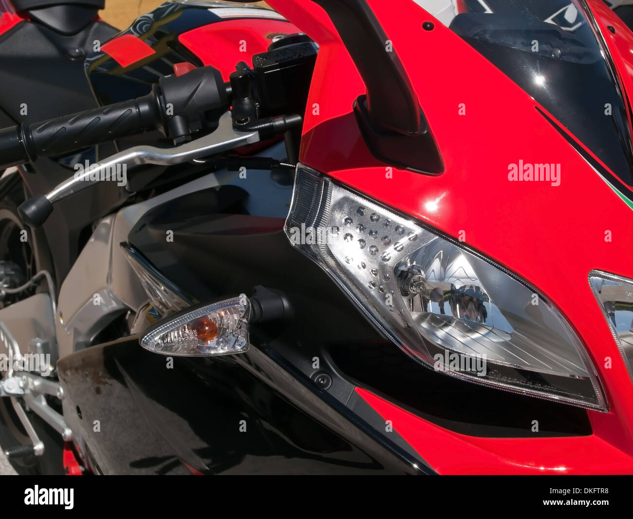 Detail der vorderen Seite des roten Motorrad Stockfoto