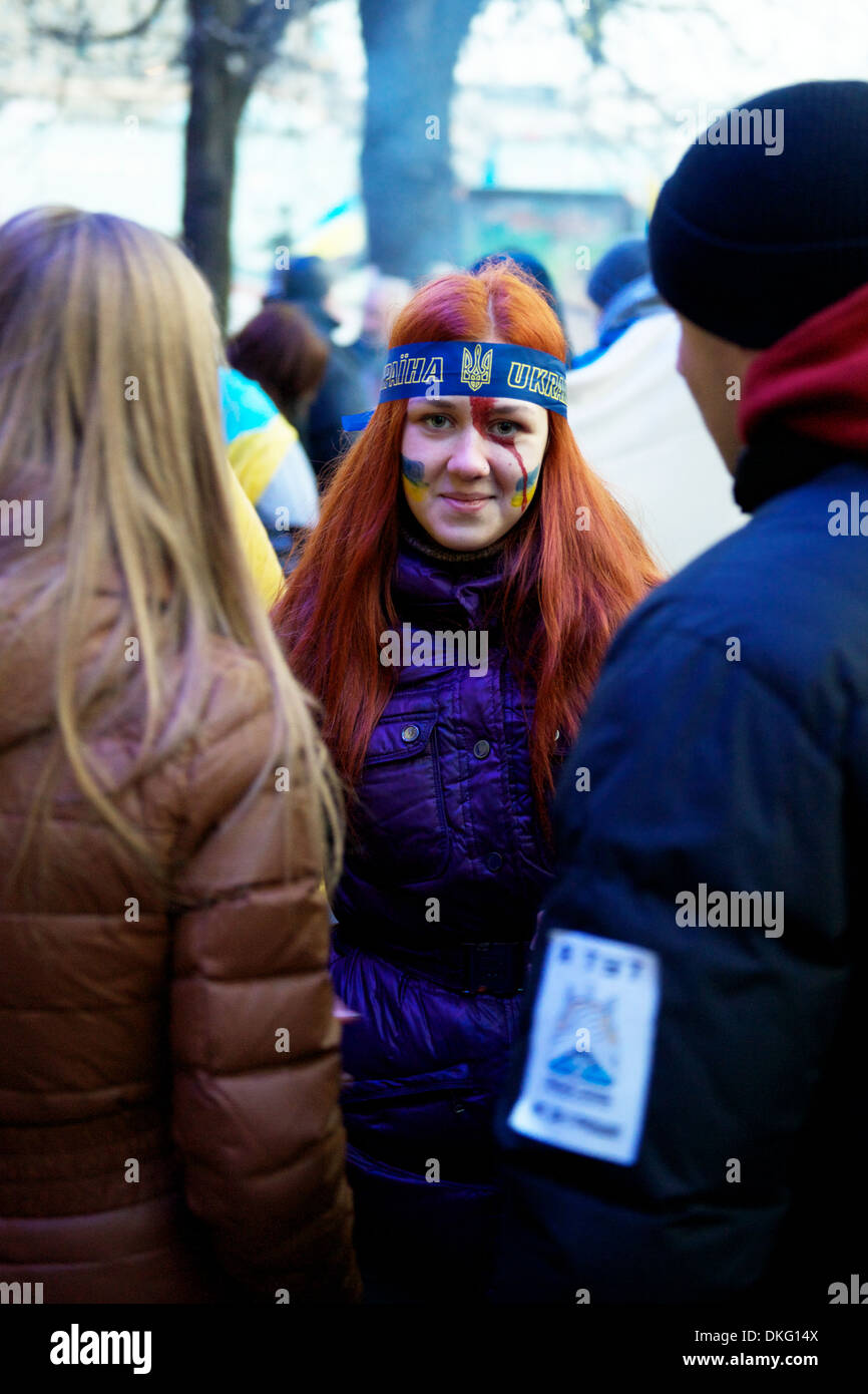 Kiew, UKRAINE - 4. Dezember 2013: Protest an der Euromaydan in Kiew gegen den Präsidenten Janukowitsch Stockfoto