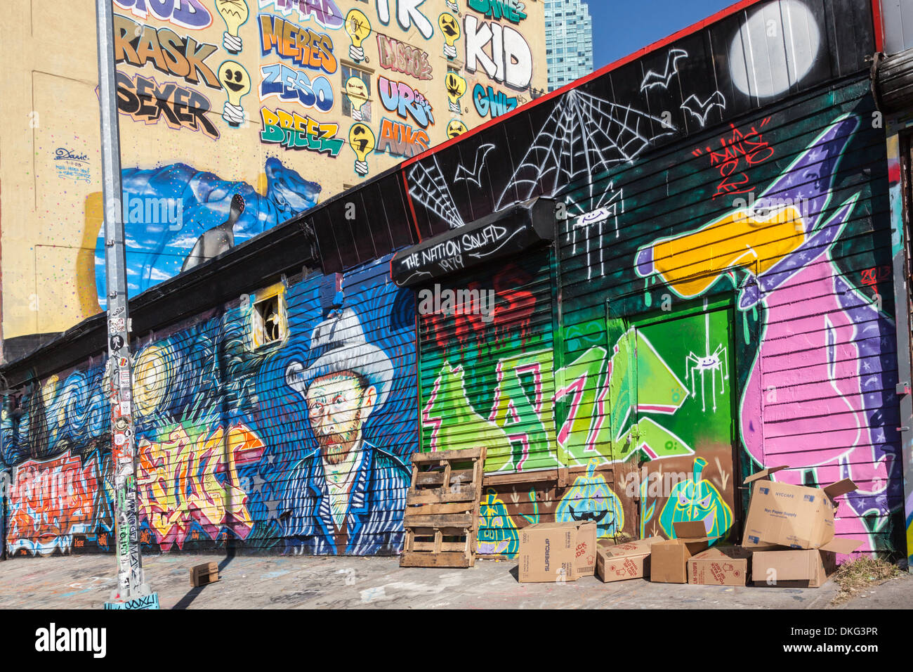 Fünf Pointz war ein Magnet für bekannte Graffiti-Künstler, Long Island City, Queens, New York City. November 2013 abgerissen. Stockfoto