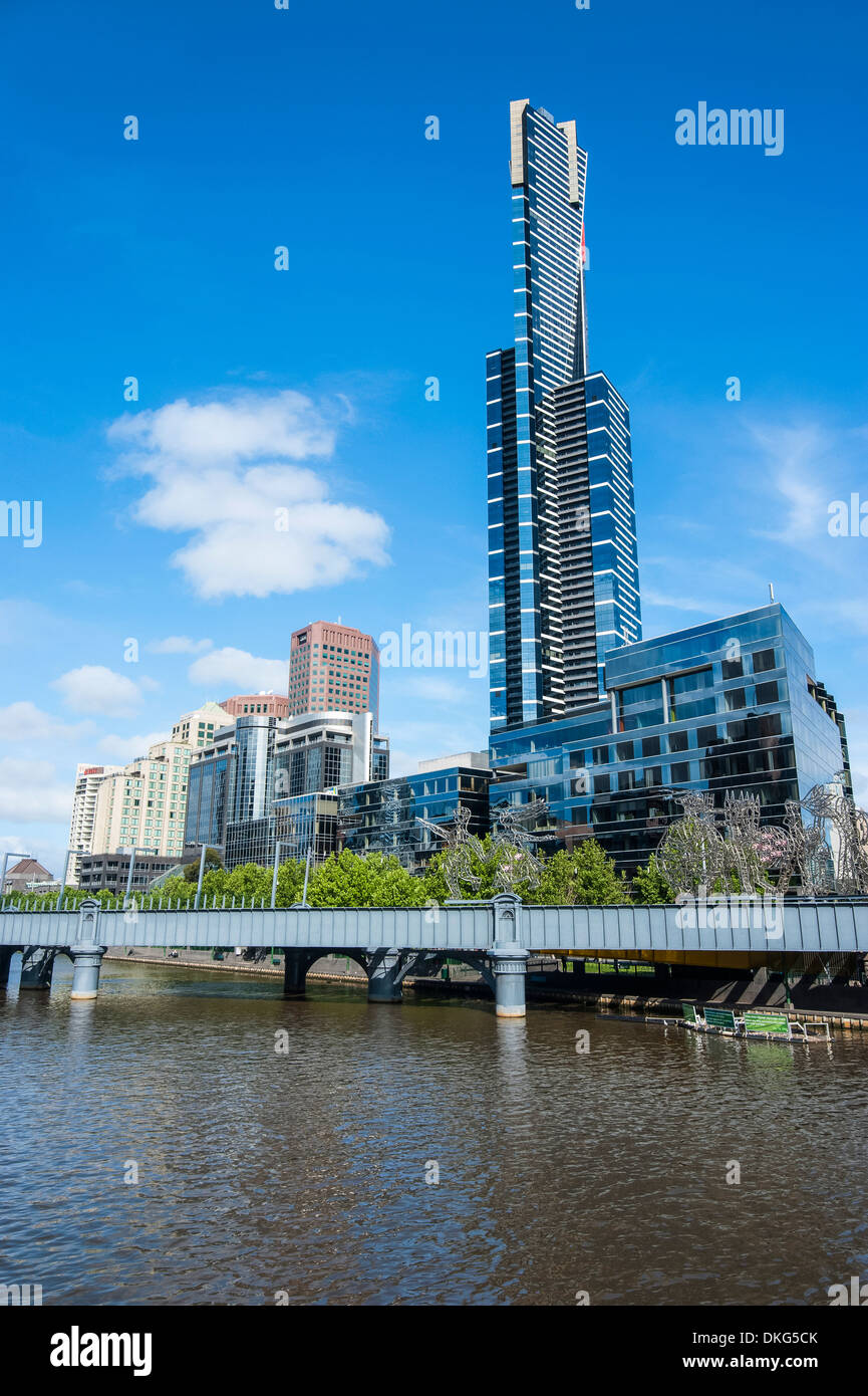 Hochhäuser am Yarra River fließt durch Melbourne, Victoria, Australien, Pazifik Stockfoto
