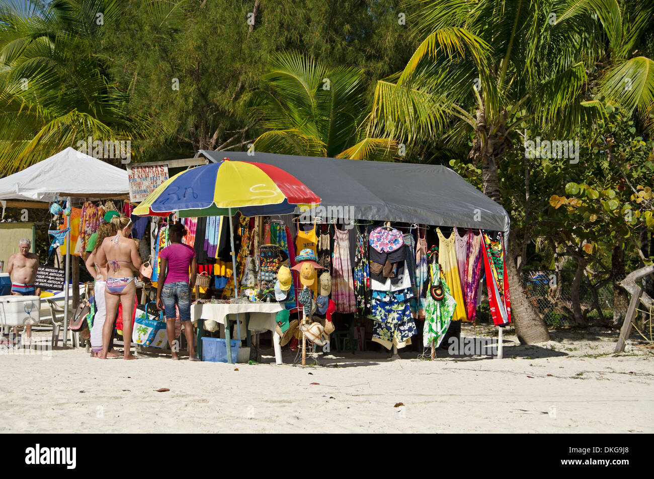 Marktstand am Strand, Jolly Beach, Antigua, kleine Antillen, Karibik, Amerika Stockfoto