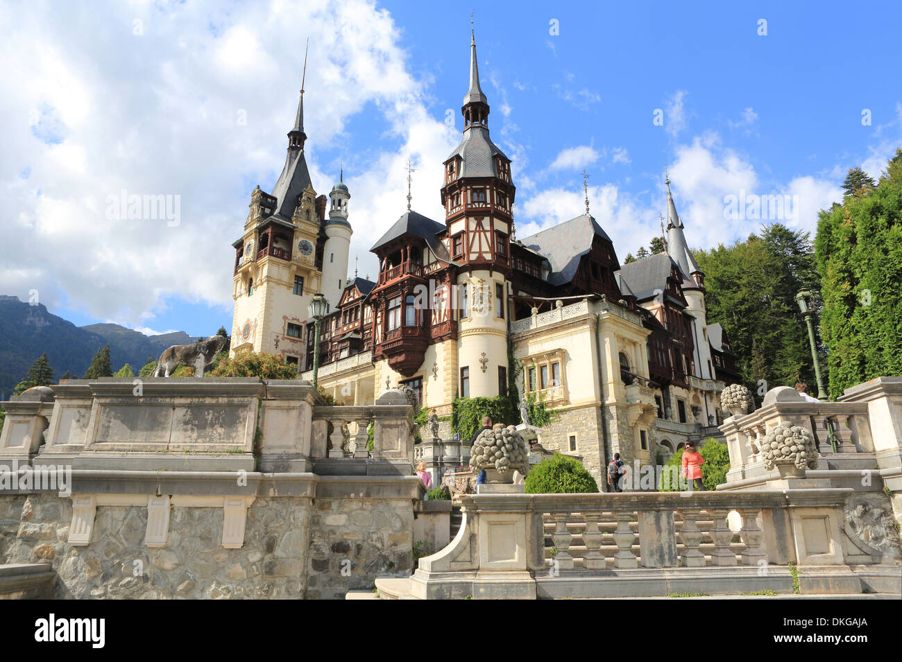 Schöne, magische Schloss Peles oder Palast in Sinaia, in der Nähe von Brasov, Rumänien, in Osteuropa Stockfoto