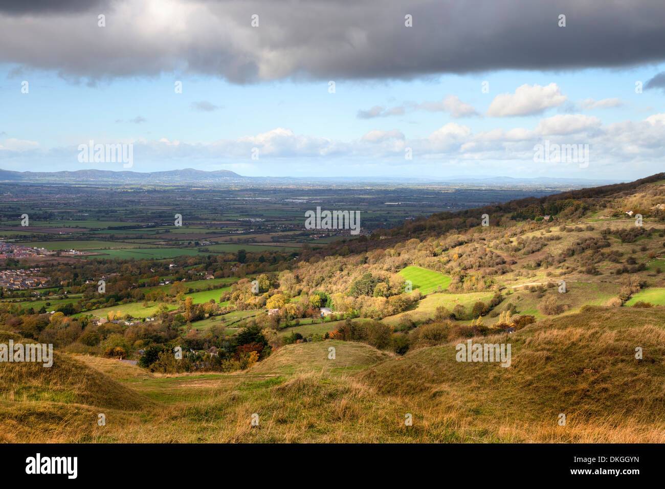 Blick vom Cleeve Common in der Nähe von Cheltenham, Gloucestershire, England. Stockfoto