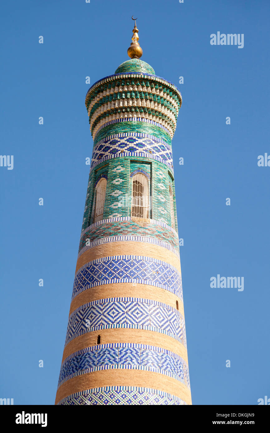 Islam Glaubensgemeinschaft Minarett, Ichan Kala, Chiwa, Usbekistan Stockfoto