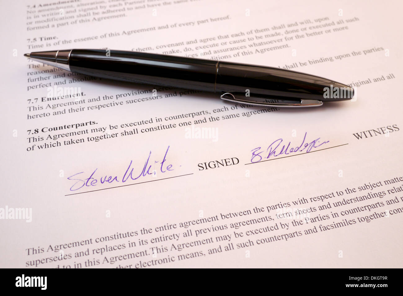 Unterschriften auf der Urkunde Stockfoto