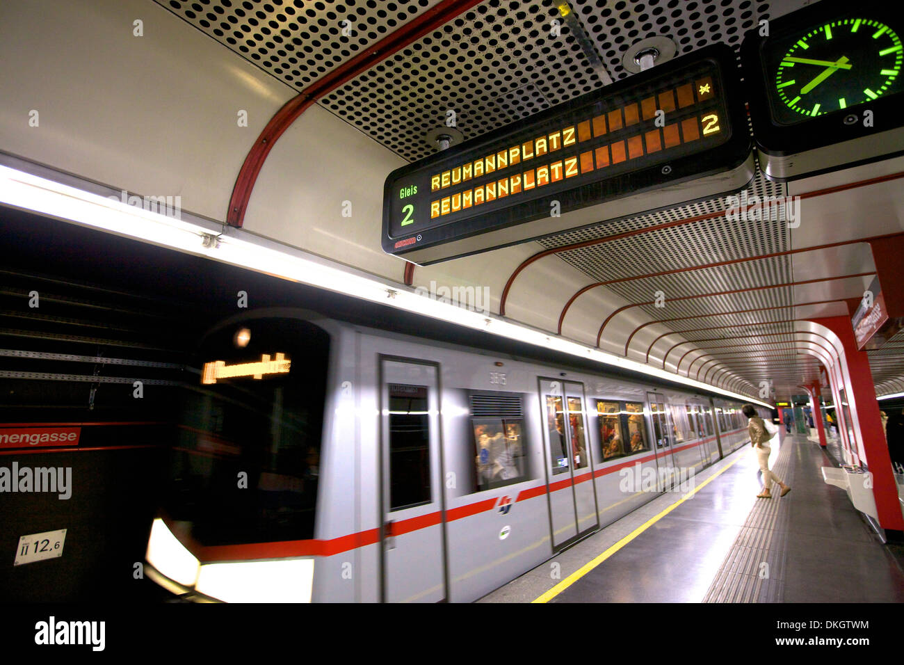 Wien u bahn -Fotos und -Bildmaterial in hoher Auflösung – Alamy