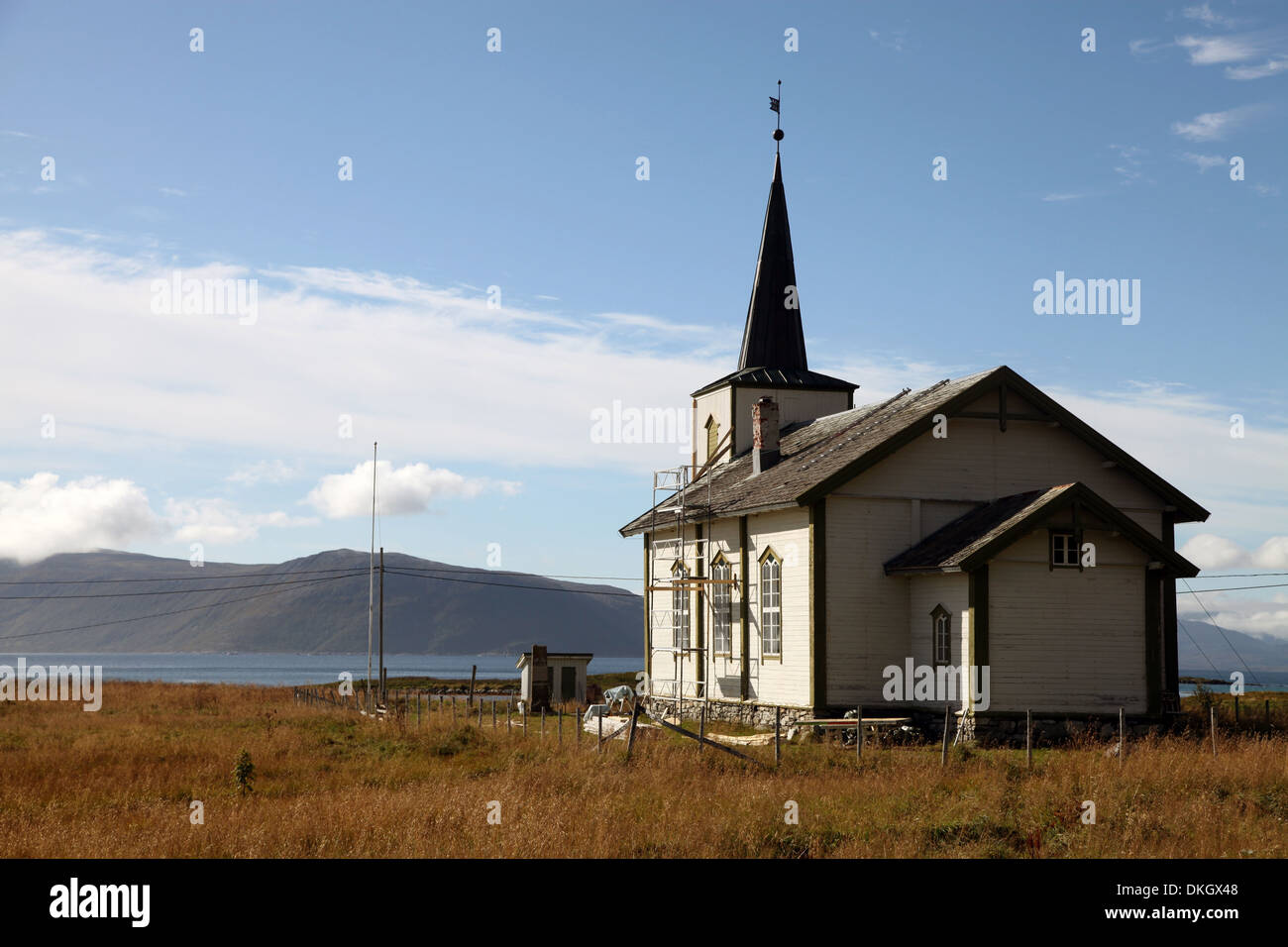 Kirche in unbewohnten Insel von Helgoy, Troms, Nord-Norwegen, Norwegen, Skandinavien, Europa Stockfoto