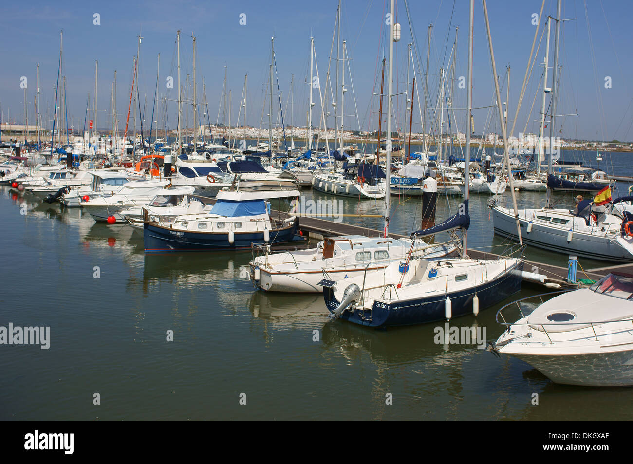 Yachten und Boote am Guadiana Fluss Villa Real de Santo Antonio Algarve Portugal Stockfoto
