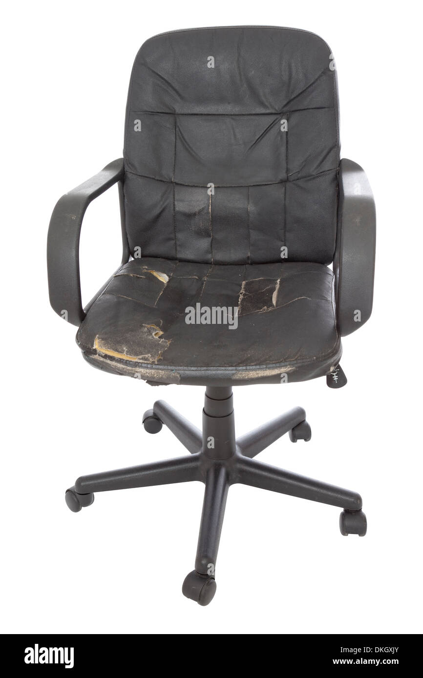Ledersessel schwarz Schaden auf weißem Hintergrund Stockfoto
