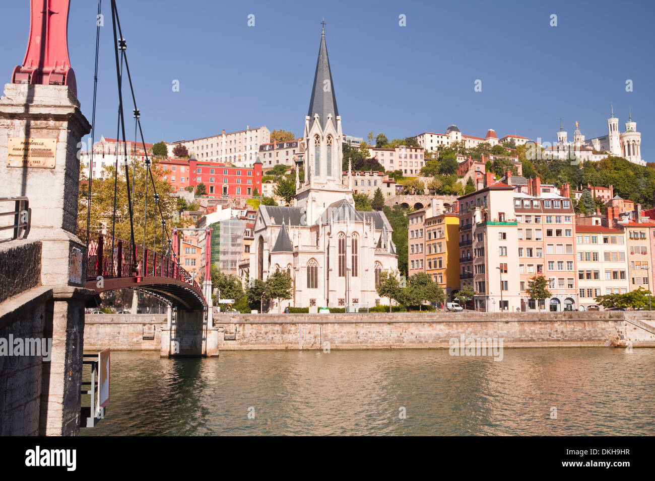 Eglise und Passerelle St. Georges über den Fluss Saone, Vieux Lyon, Rhone, Rhône-Alpes, Frankreich Stockfoto