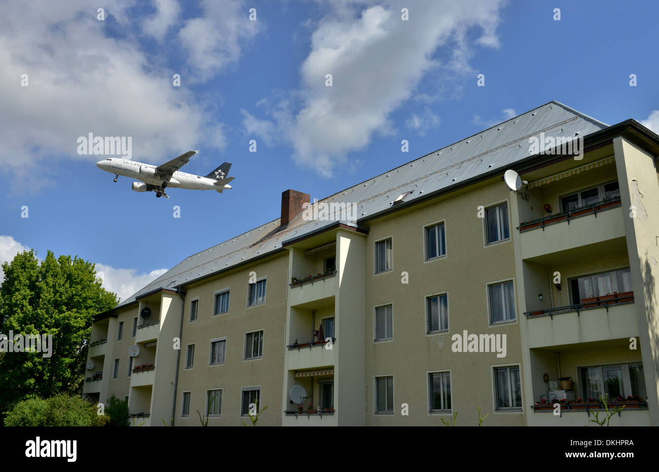 Parken Flughafen Tegel Kurt Schumacher Damm www.alamy.de