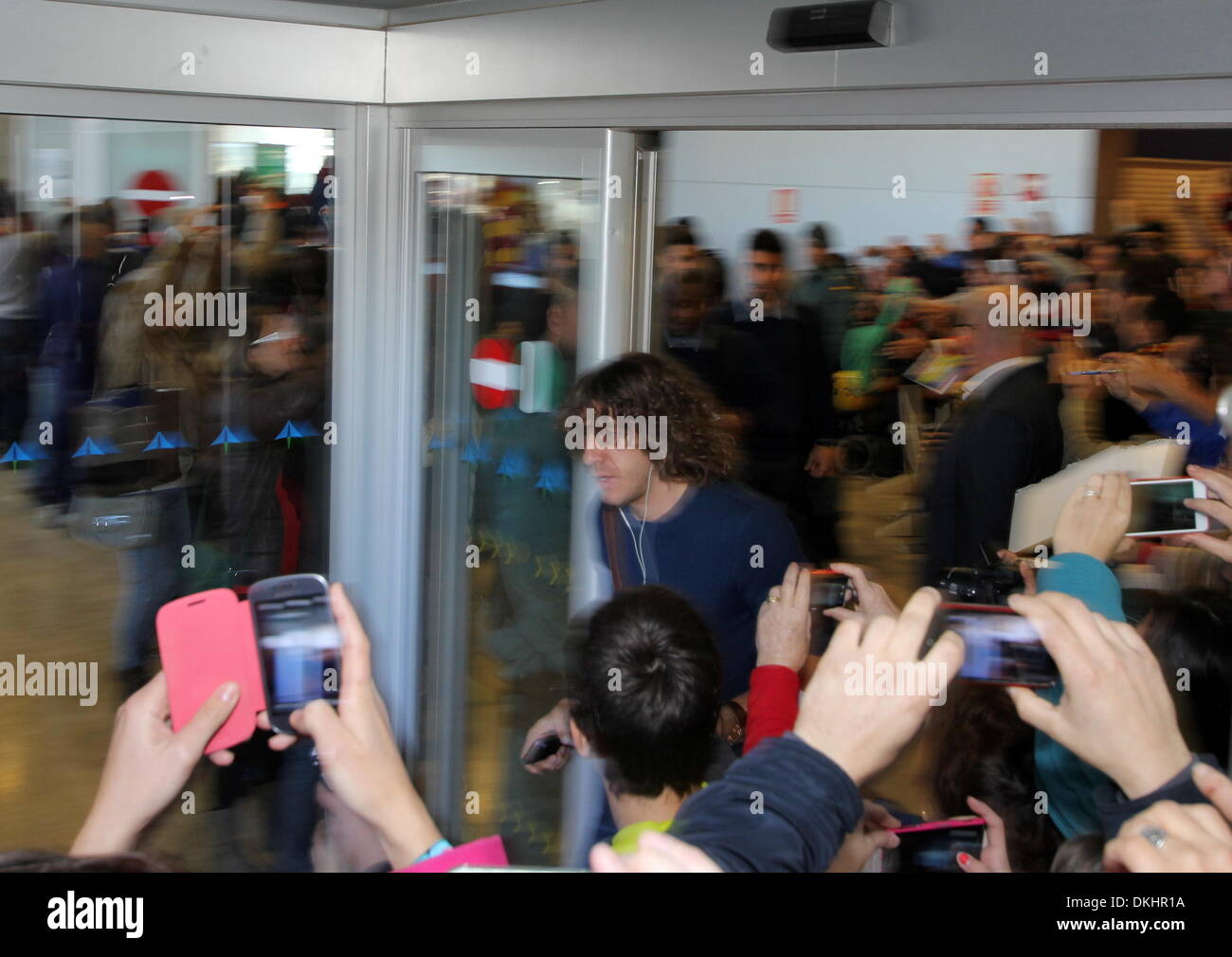 Santiago De La Ribera, Murcia, Spanien. 5. Dezember 2013.  FC Barcelona Spieler kommen in San Javier Flughafen Credit: Tony Henshaw/Alamy Live News Stockfoto