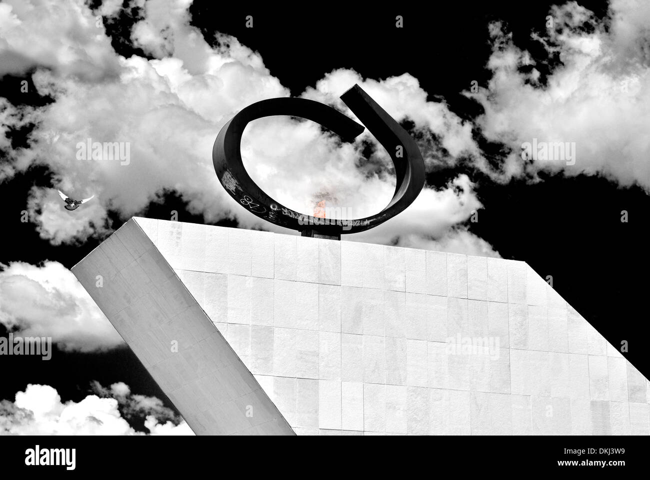 Brasilien, Brasilia: Ewige Flamme des Pantheon und Memorial Tancredo Neves Stockfoto
