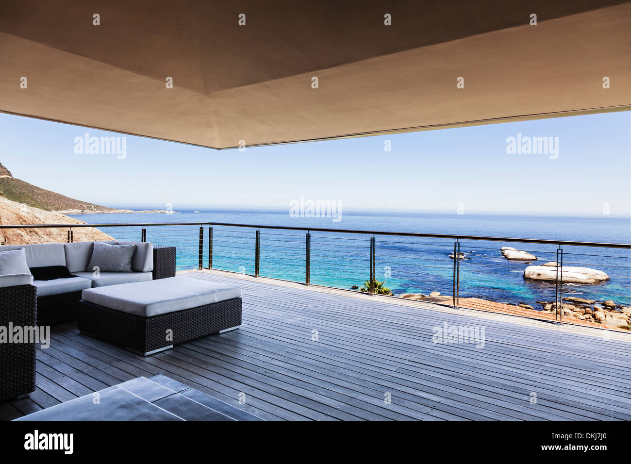 Luxus Balkon mit Blick auf Meer Stockfoto