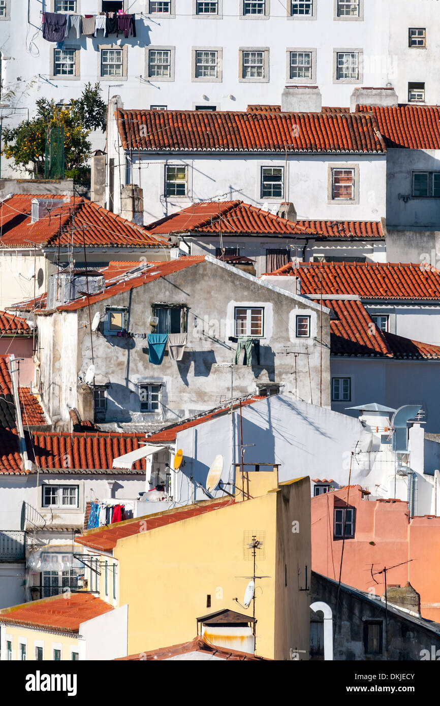 Die Sehenswürdigkeiten, mit Blick auf rund, in der Stadt von Lissabon, Portugal, Europa. Typisches Haus Häuser Stockfoto