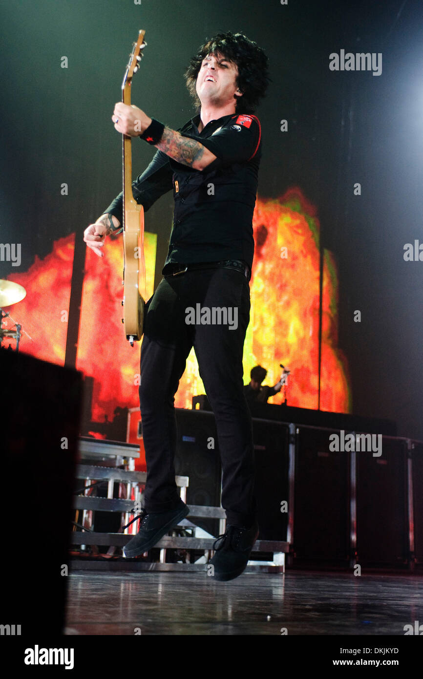 16. Juli 2009 - Hamilton, Ontario, Kanada - 16. Juli 2009: Green Day führt in Hamilton, Ontario Copps Coliseum. (Kredit-Bild: © Southcreek Global/ZUMApress.com) Stockfoto