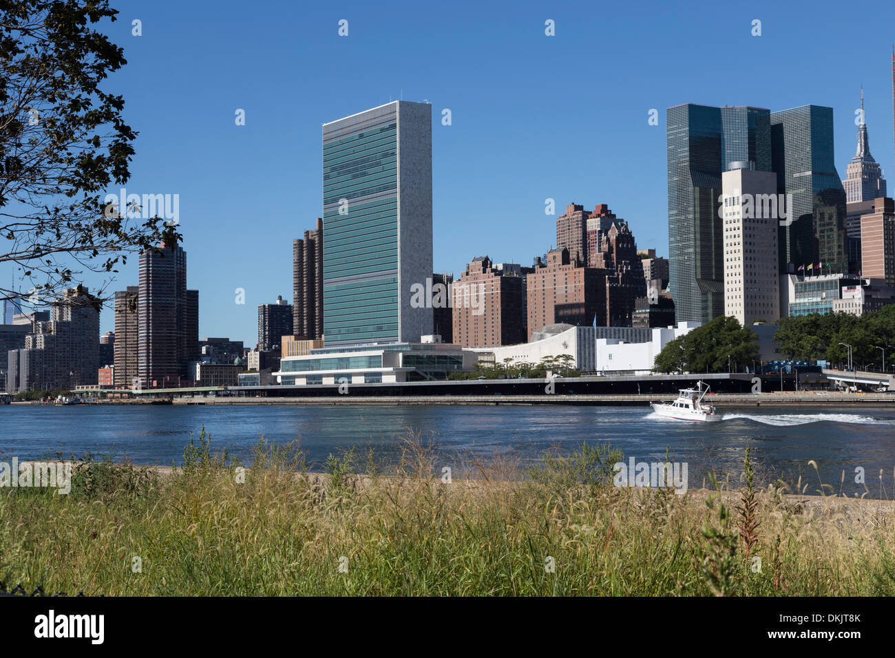 Skyline von Midtown Manhattan und dem East River, New York City, USA Stockfoto
