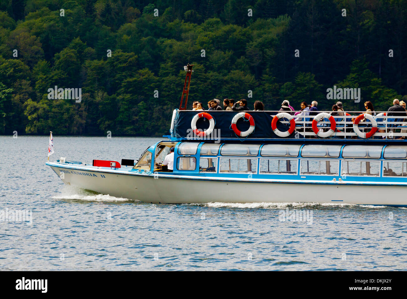 Touristenboot Kreuzfahrt auf See Windermere im Lake District National Park Cumbria England UK Stockfoto