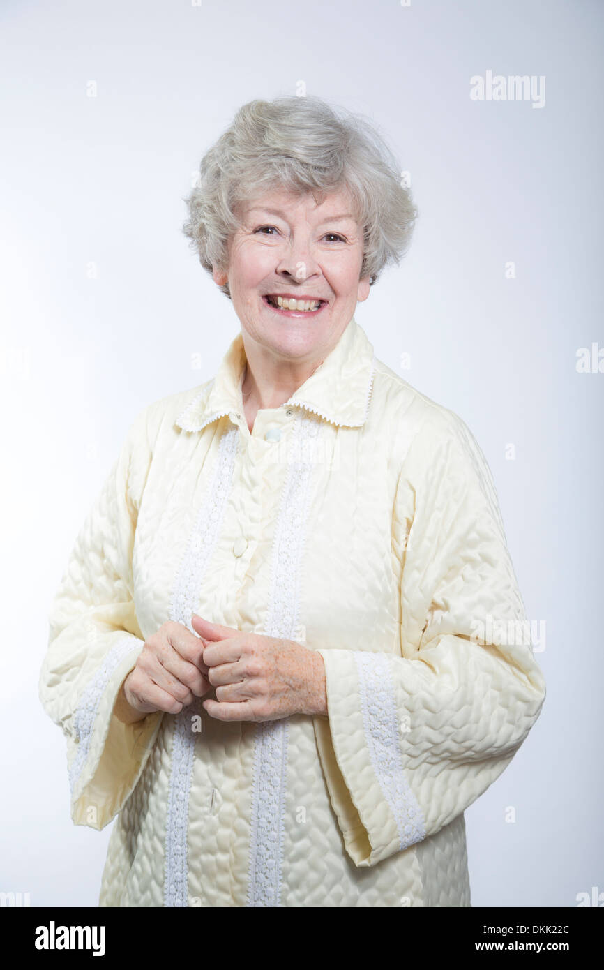 Ältere Frau lächelnd Stockfoto