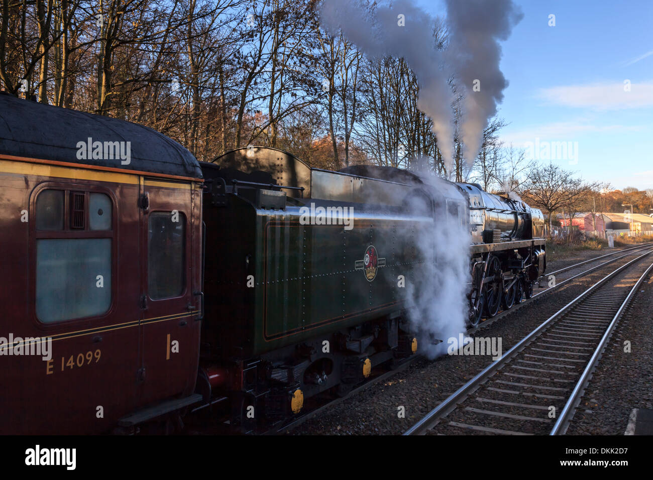 Britische Schiene Standard Klasse 7 Oliver Cromwell hält an Chirk Station, auf dem Wasser zu nehmen. Stockfoto