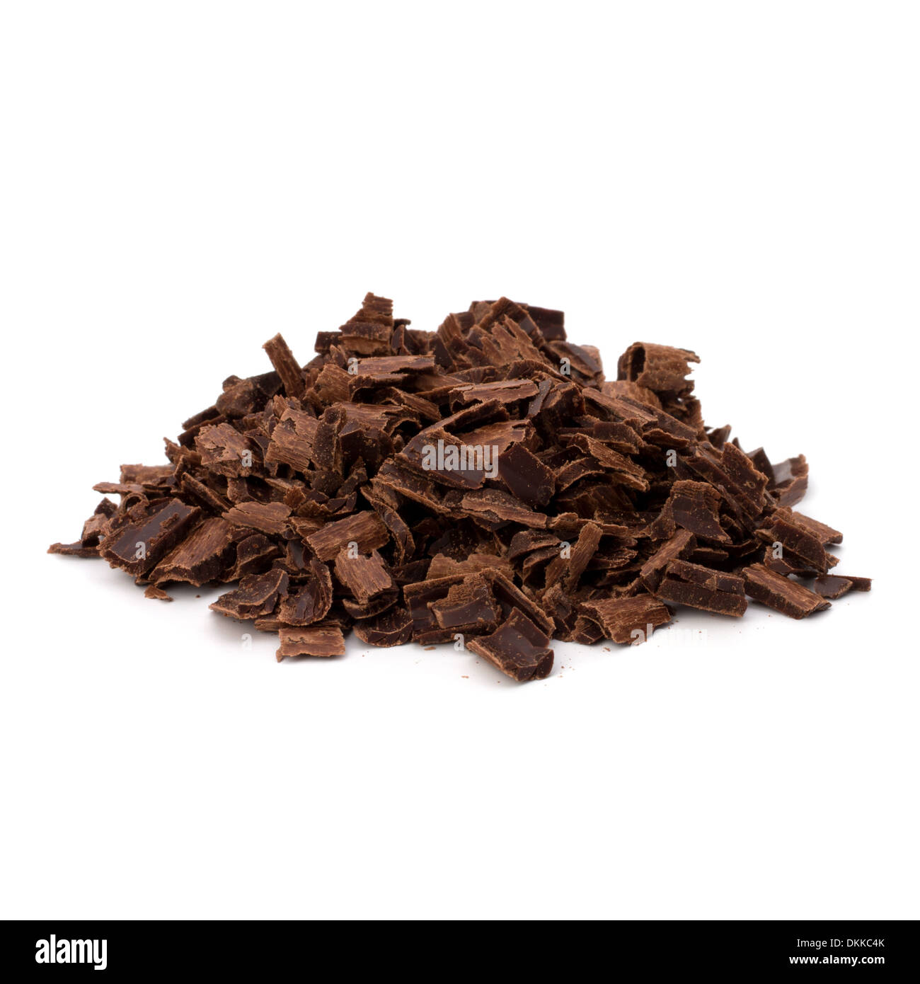 Zerkleinerte Schokolade Späne Haufen isolierten auf weißen Hintergrund Stockfoto