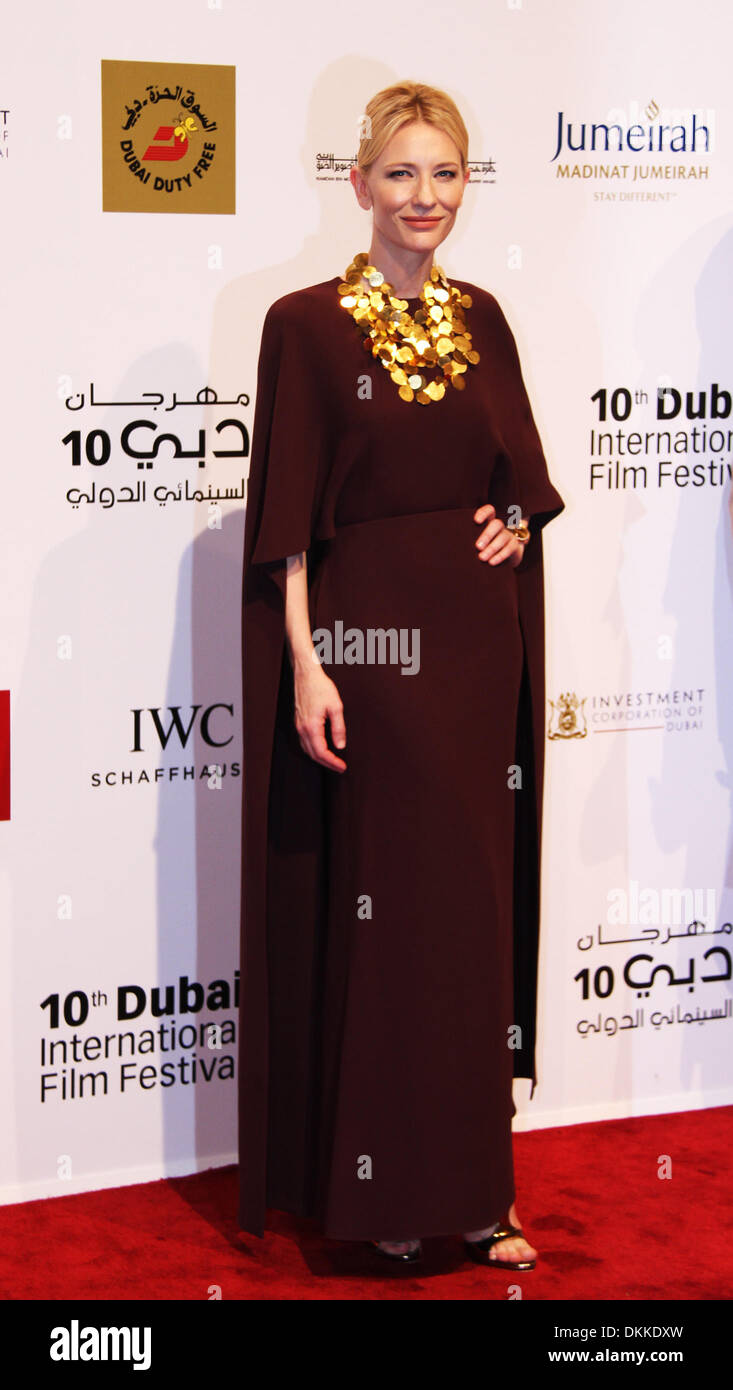 Dubai, Vereinigte Arabische Emirate. 7. Dezember 2013. Australische Schauspielerin Cate Blanchett posiert für Fotos während des Dubai International Film Festival in Dubai, Vereinigte Arabische Emirate, 6. Dezember 2013. Die 10. Dubai International Film Festival eröffnet hier am Freitag unter dem Motto "Bridging Cultures, Meeting Minds." Die neun-Tage-Filmfestival wird 174 Filme zeigen, während 70 Filme Weltpremieren sind. Bildnachweis: Li-Zhen/Xinhua/Alamy Live-Nachrichten Stockfoto