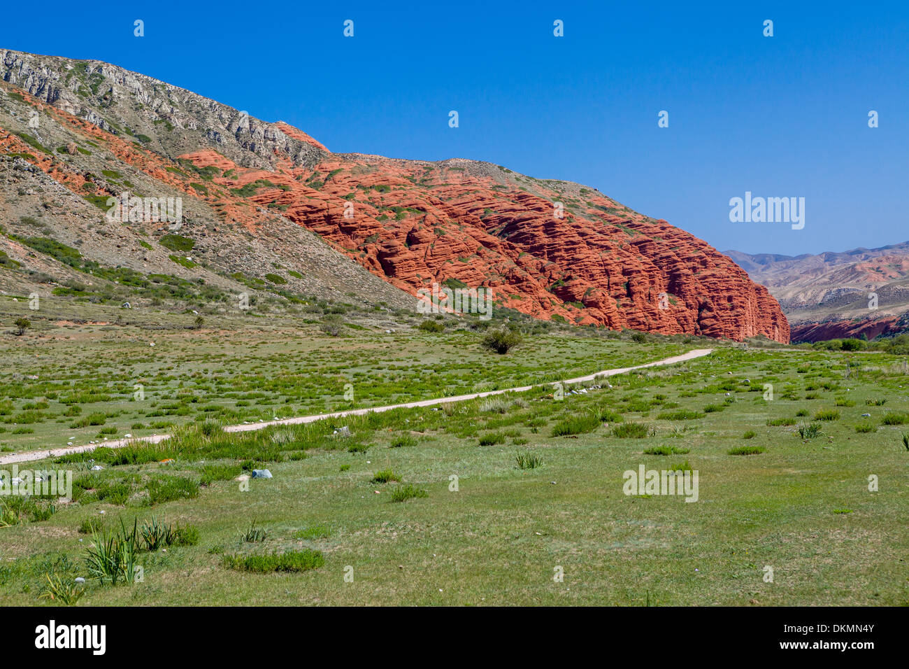 Erstaunlichen roten Felsformationen in Kirgisien Stockfoto