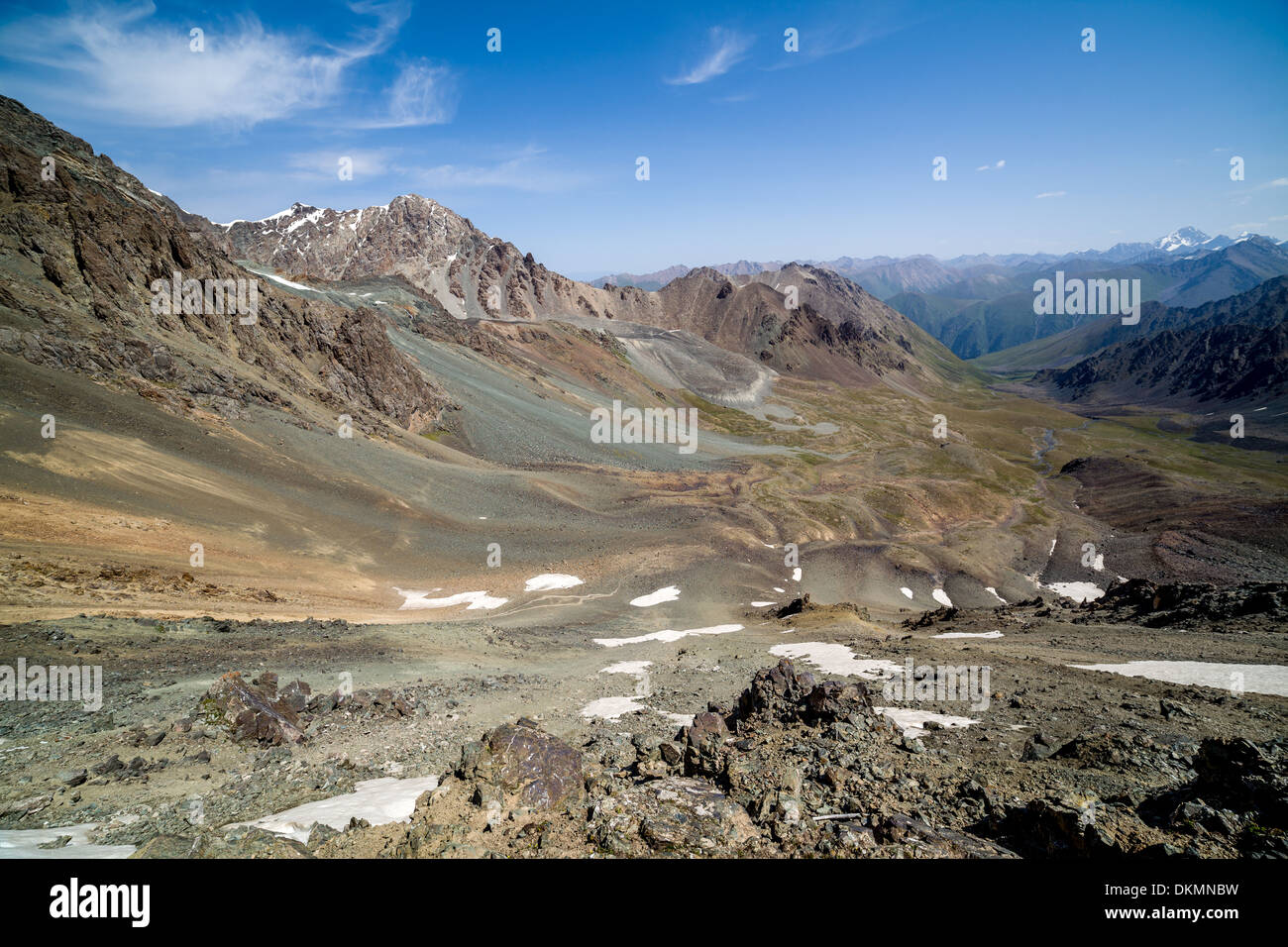 Blick vom Bergpass in Kirgisistan Stockfoto