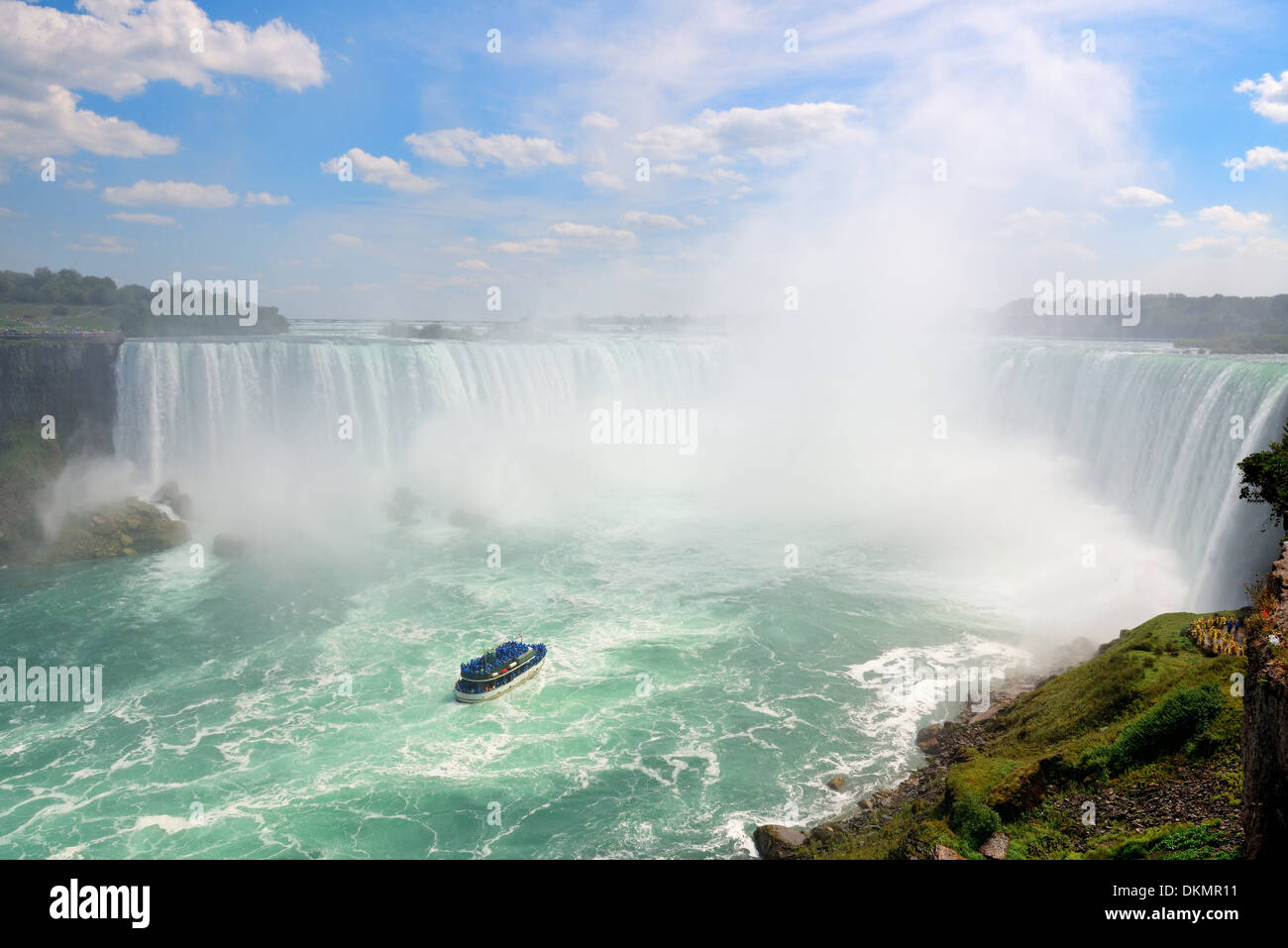 Boot und Horseshoe Falls von den Niagarafällen entfernt Stockfoto