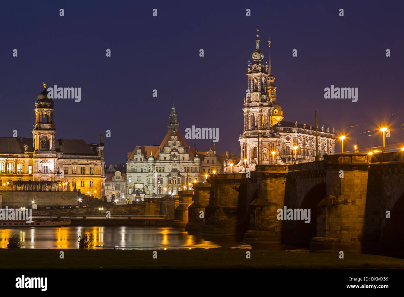 Blick über die Elbe in Dresden in den Abend, Deutschland, Europa Stockfoto