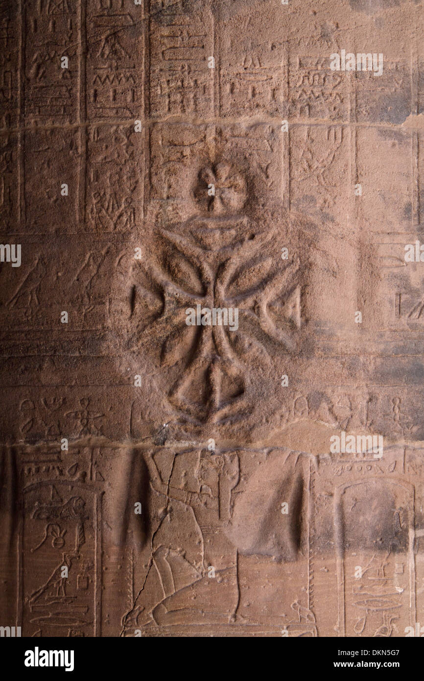 Koptische Kreuz bei Phalie Tempel Assuan Stockfoto