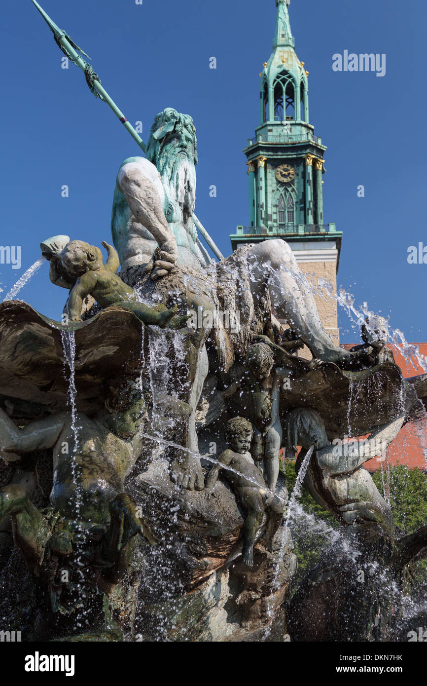 Neptunbrunnen (Neptunbrunnen), aus dem Jahre 1891, befindet sich in