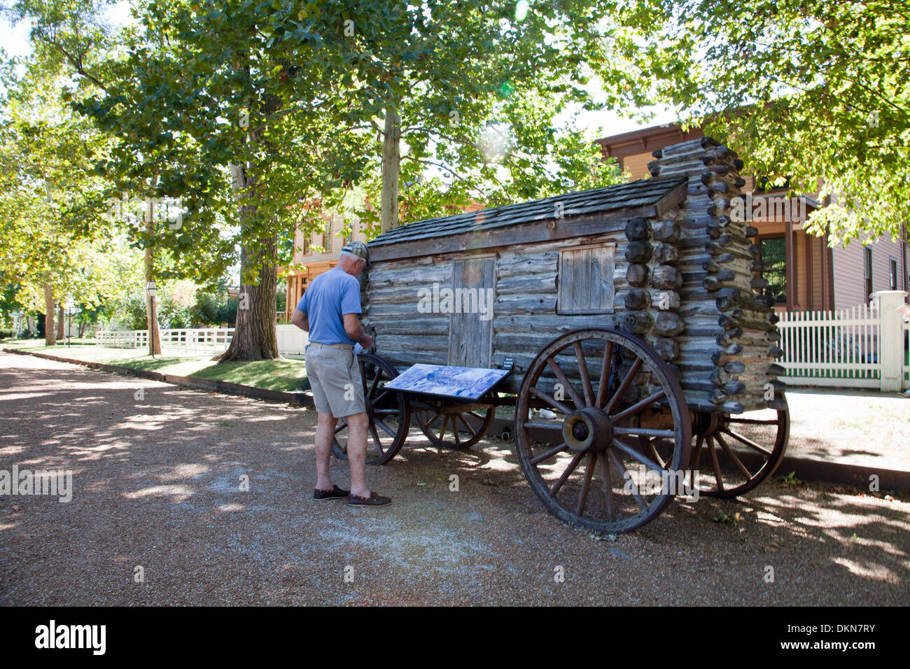 Blick auf Nachbildung der Mann eine "Honest Abe Kampagne Wagen, Lincoln National Historic Site, Springfield, Illinois. Stockfoto