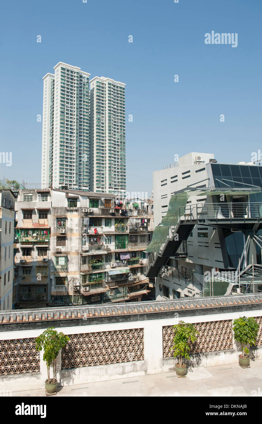 Modernes Design, Odern Wolkenkratzer und traditionelle Häuser in Macao, der Welt am meisten dicht besiedelt-Stadt, ein SAR China Stockfoto