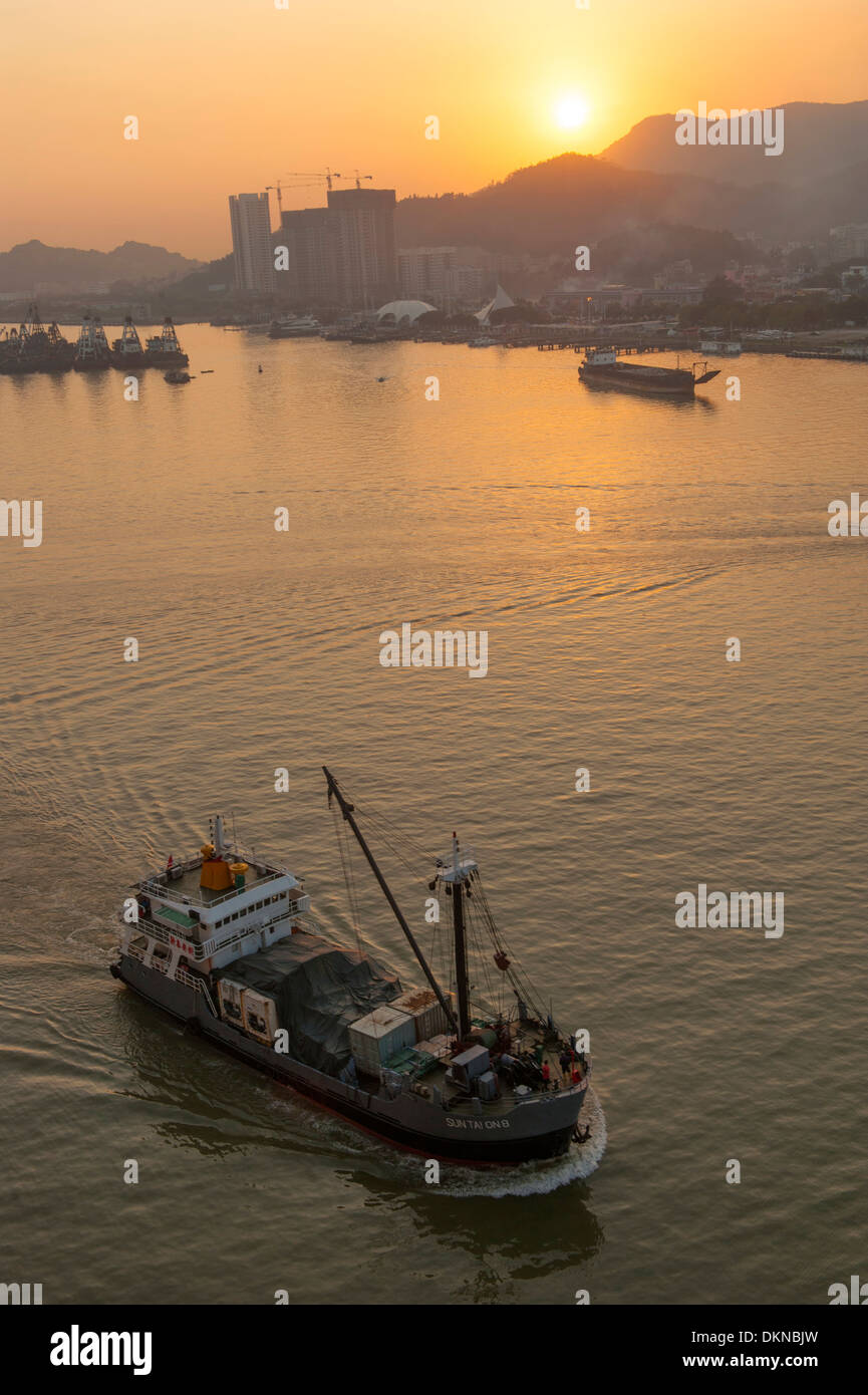 Sonnenuntergang am inneren Hafen von Macau, eine spezielle administrative Region (SAR) von China. Stockfoto