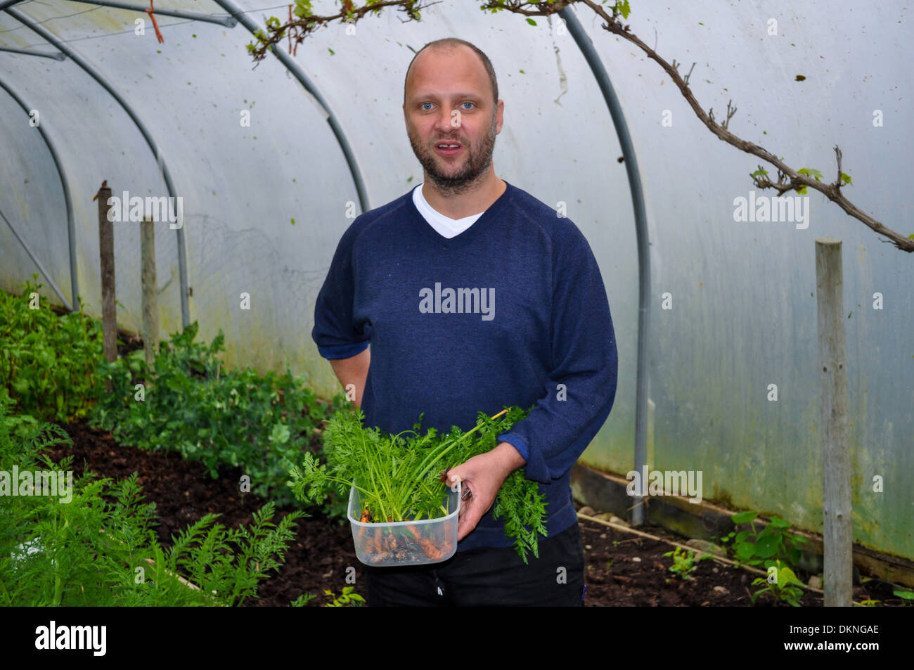 Simon Rogan, Chef und Inhaber des Michelin Stern Restaurant L'enclume auf seiner Farm in Cumbria Stockfoto