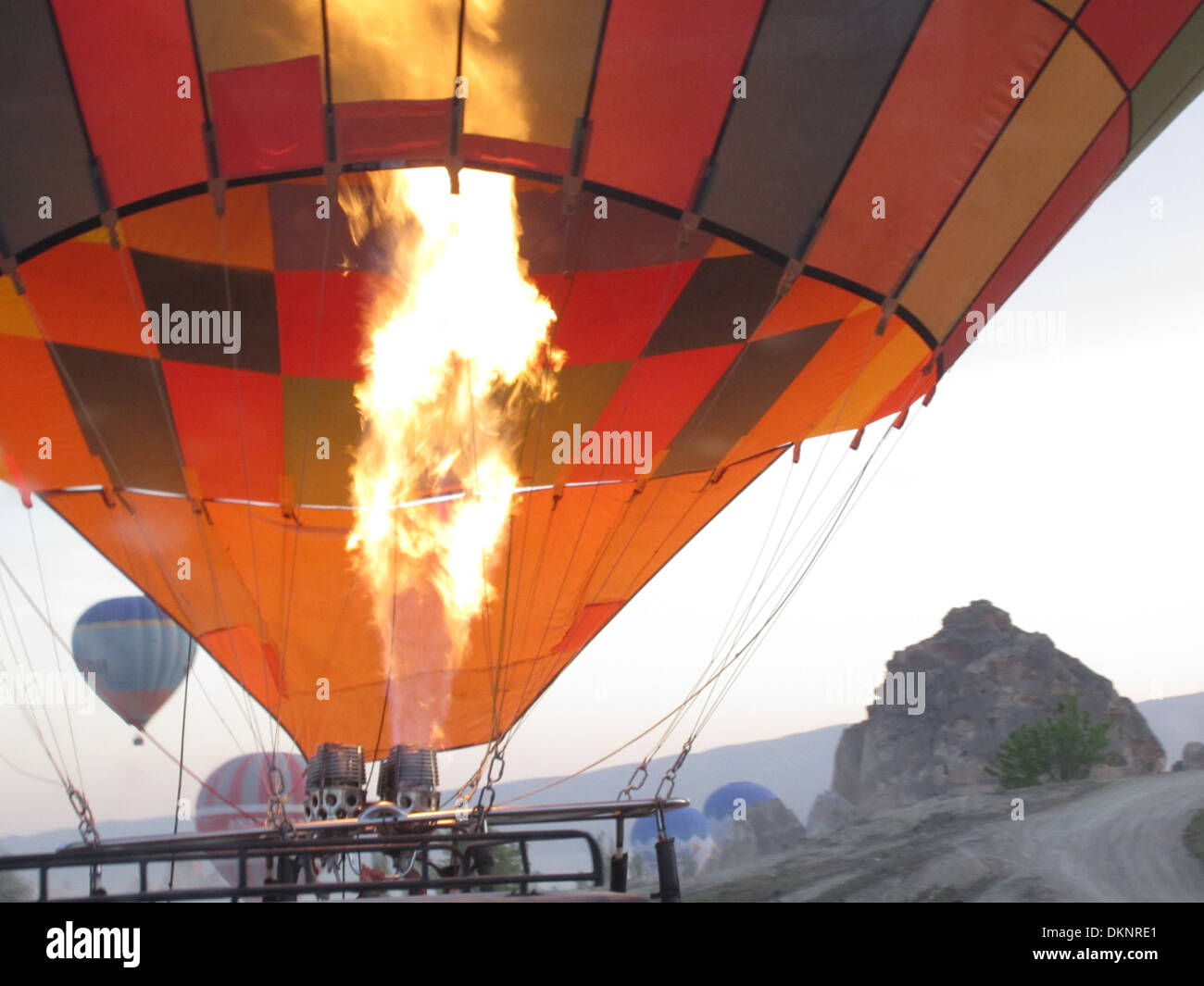 Feuer in den Heißluftballon in Kappadokien, Türkei. Stockfoto