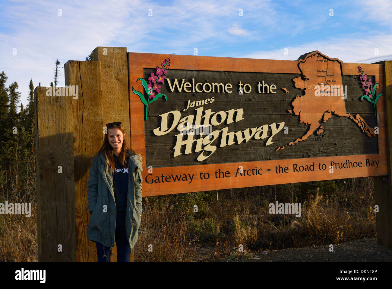 Schild für den Start des James Dalton Highway aus Livengood Alaska USA bis zum arktischen Ozean Stockfoto