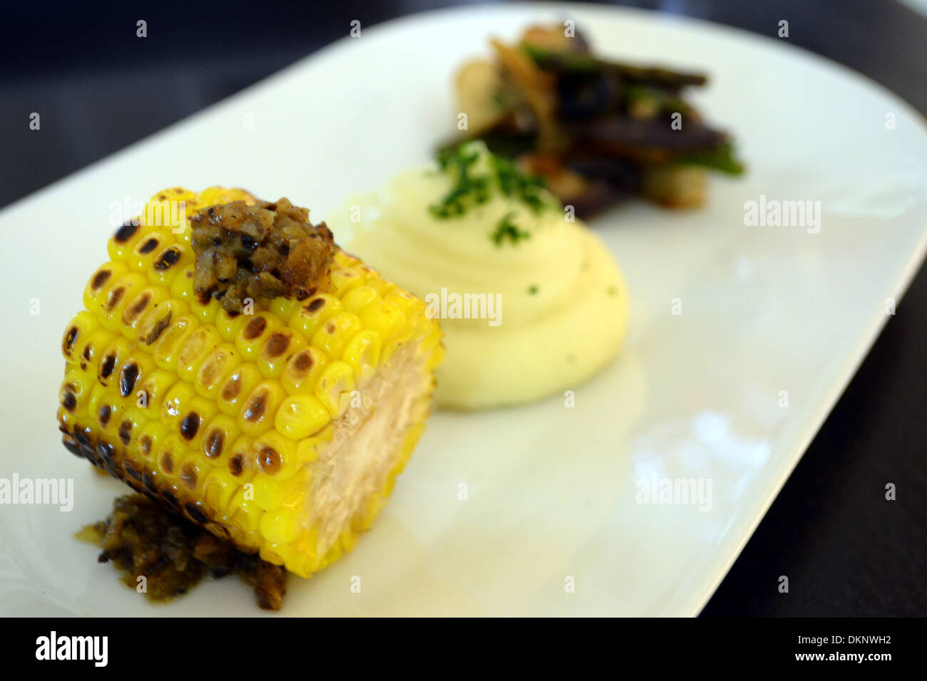 Mais Kartoffel Pilz Beilagen Kartoffelpüree Stockfoto