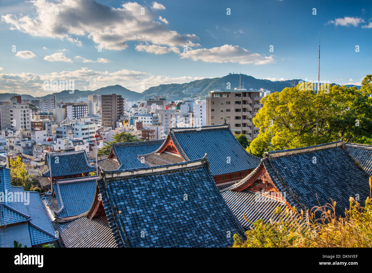 Tempel-Dächer in Nagasaki, Japan. Stockfoto