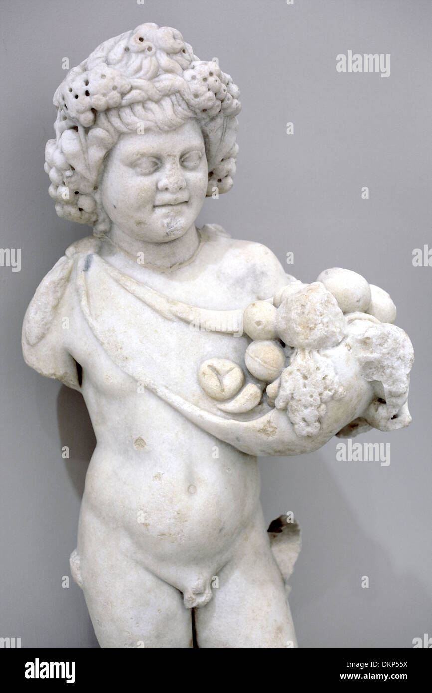 Skulptur von Genius (2. Jahrhundert), Archäologisches Nationalmuseum, Taranto, Apulien, Italien Stockfoto