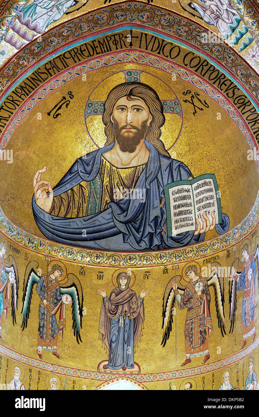 Mosaik des Christus Pantokrator (12. Jahrhundert), Kathedrale von Cefalu, Cefalu, Sizilien, Italien Stockfoto