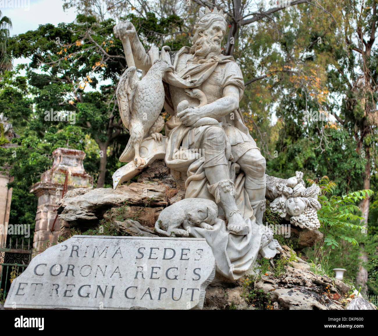 Skulptur-Brunnen, Villa Giulia Garten, Orto Botanico, Palermo, Sizilien, Italien Stockfoto