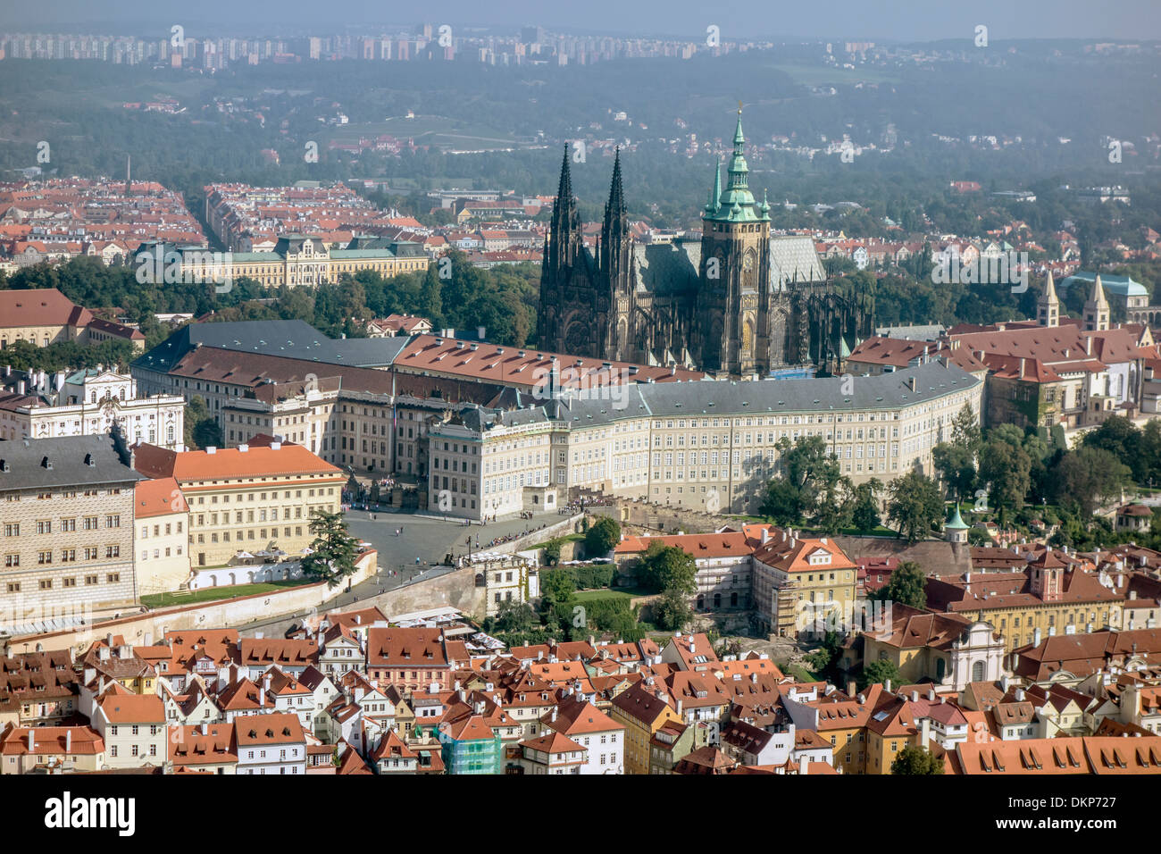 Prager Burg, ein atemberaubendes Wahrzeichen im Herzen der Tschechischen Republik. Stockfoto
